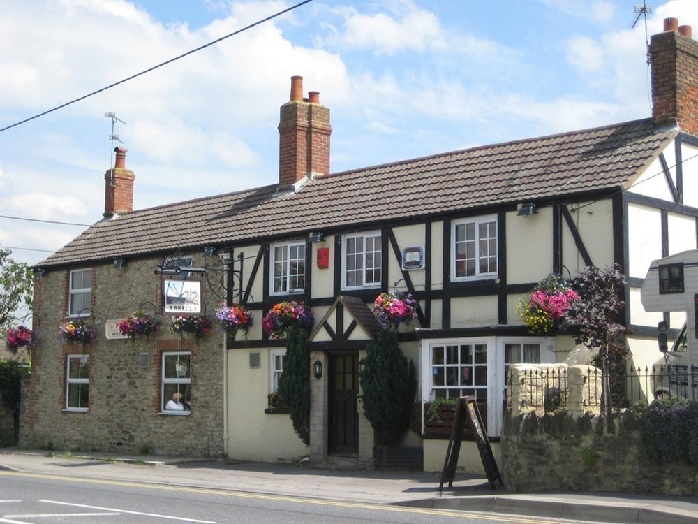 The Plough Inn Highworth エクステリア 写真